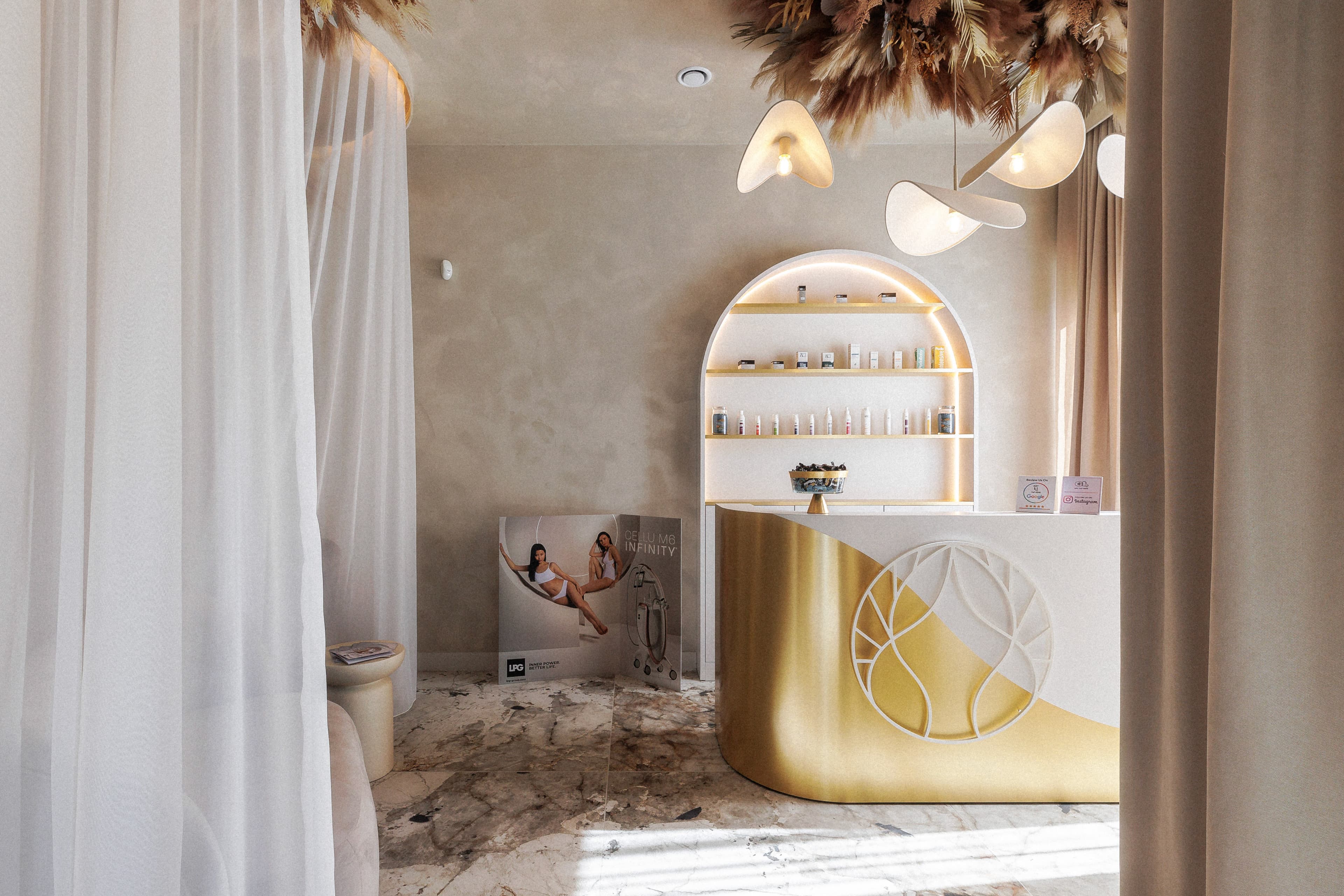 Recepcja salonu kosmetycznego health & beauty w krakowie