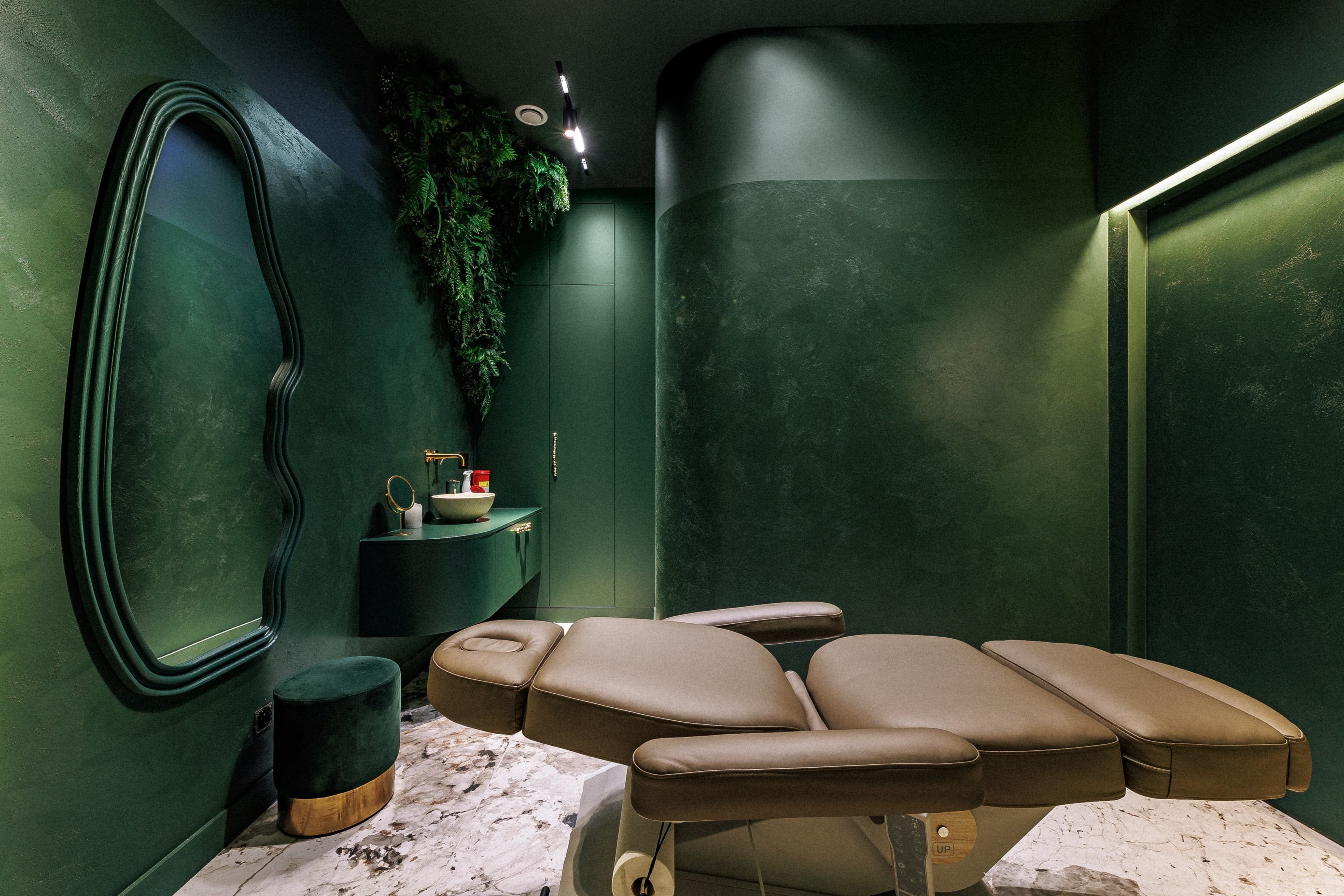 Wnetrze gabinetu kosmetycznego w kolorze zieleni w krakowie w salonie