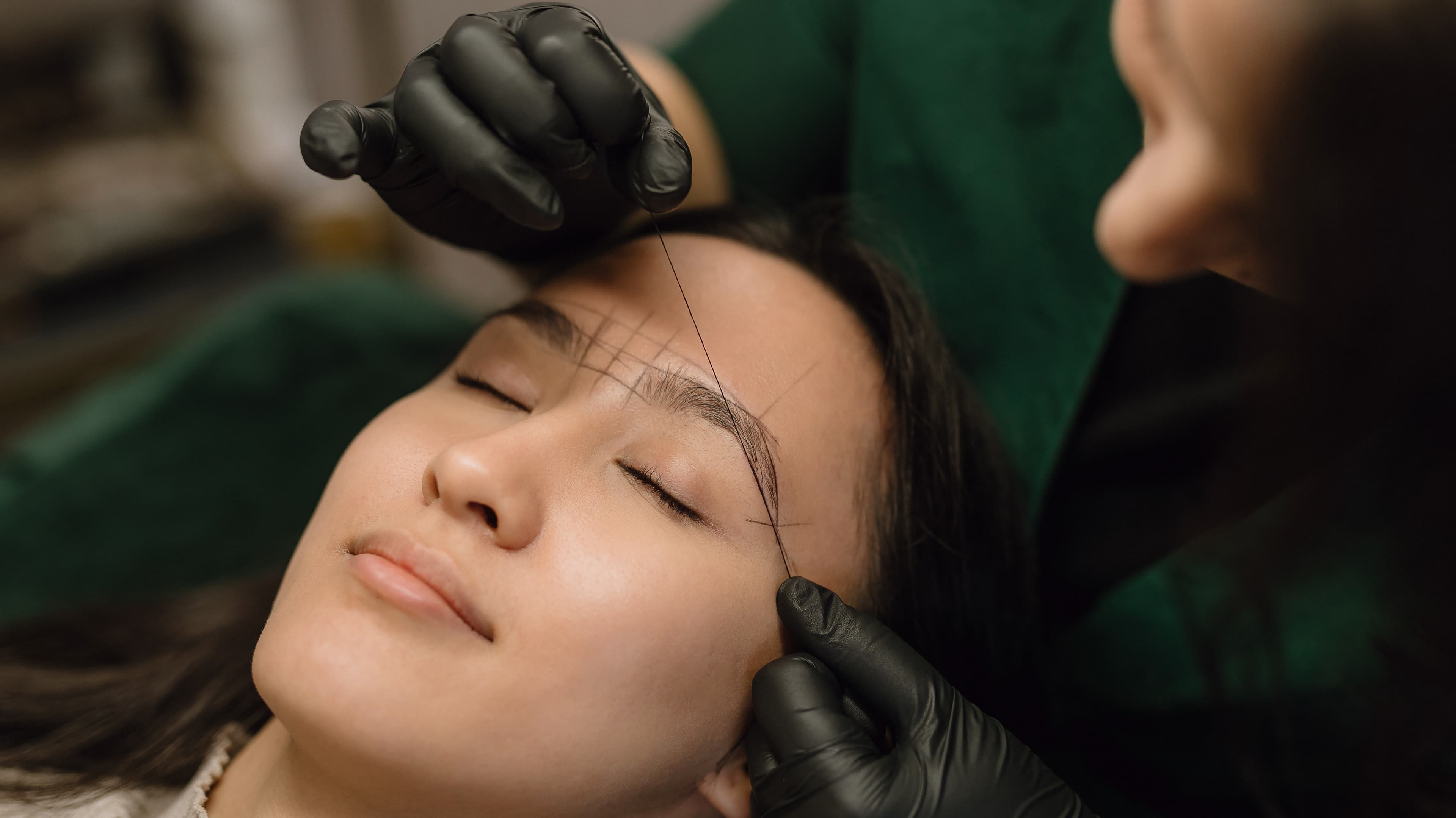 zabieg architektura i geometria brwi w krakowie