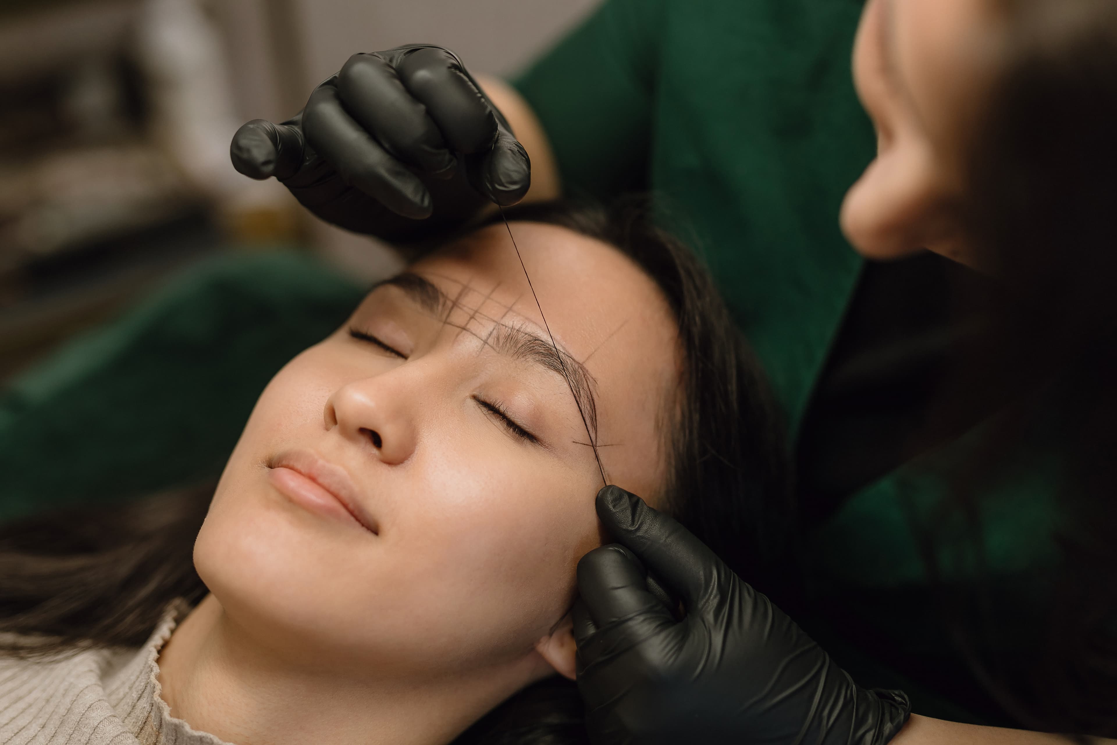 zabieg architektura i geometria brwi w krakowie