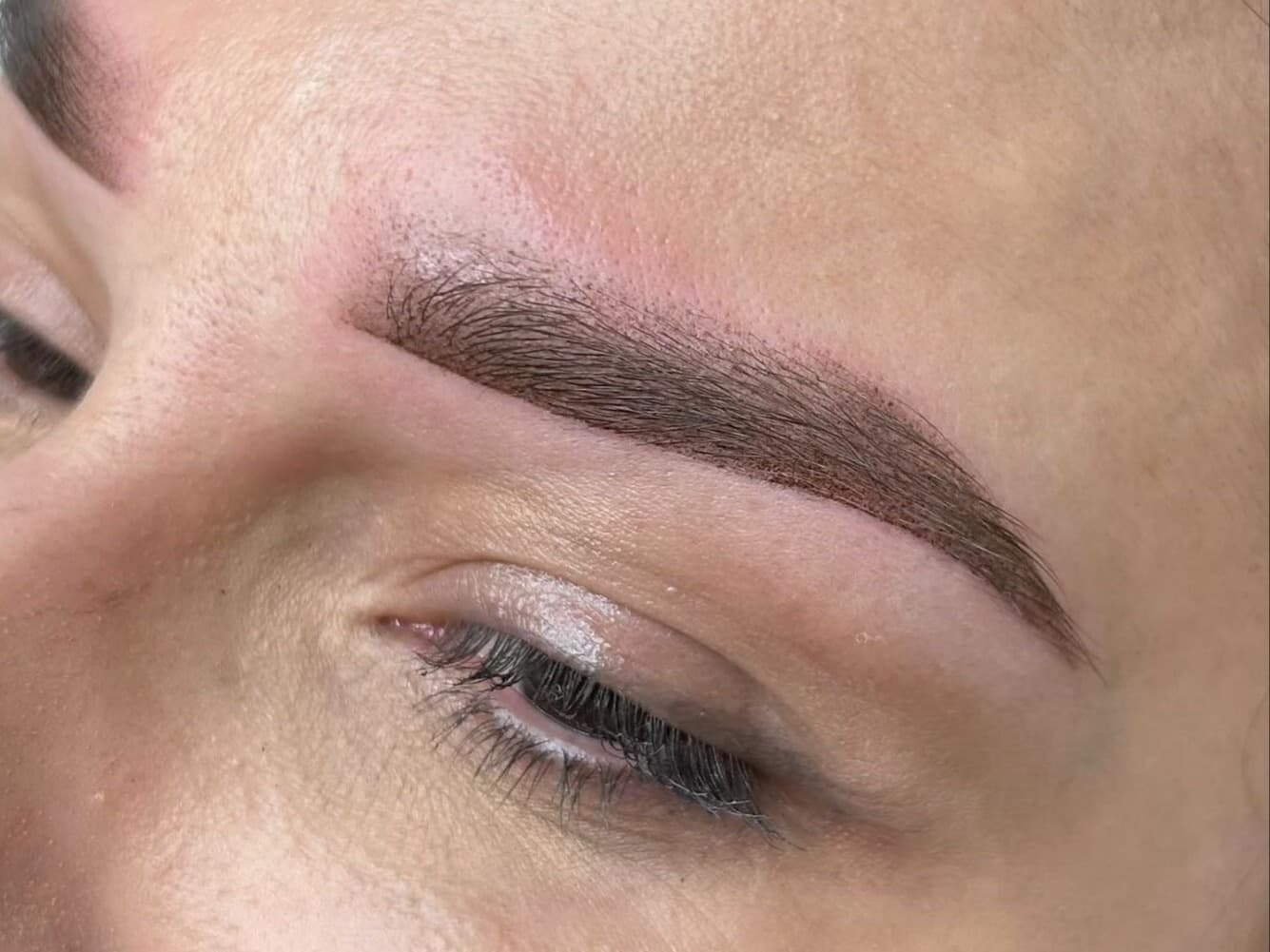 efekt zabiegu makijaz permanentny brwi