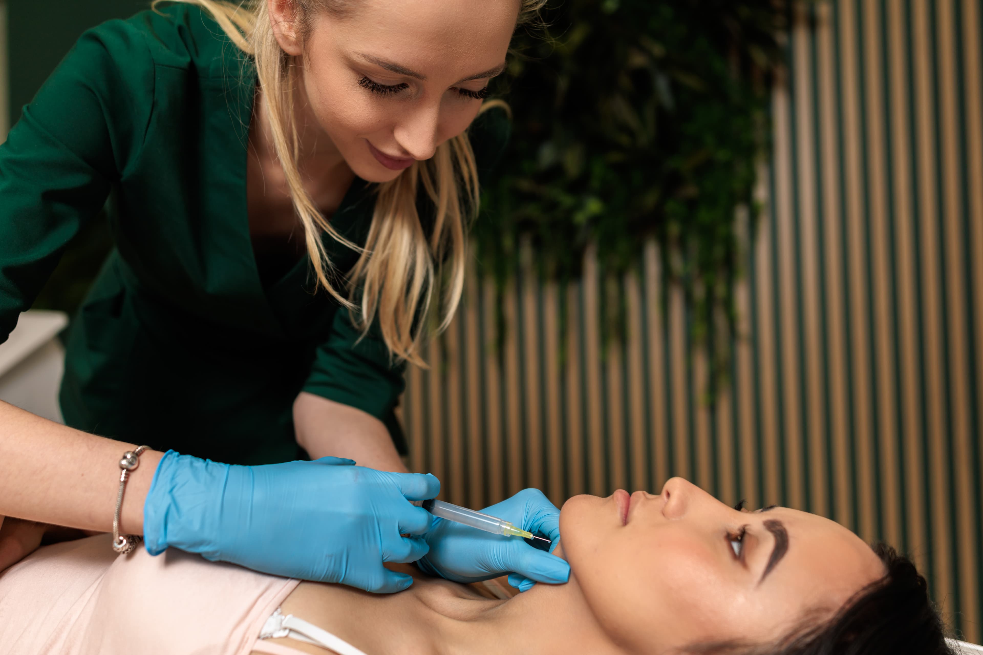 lipoliza iniekcyjna w salonie urody w krakowie