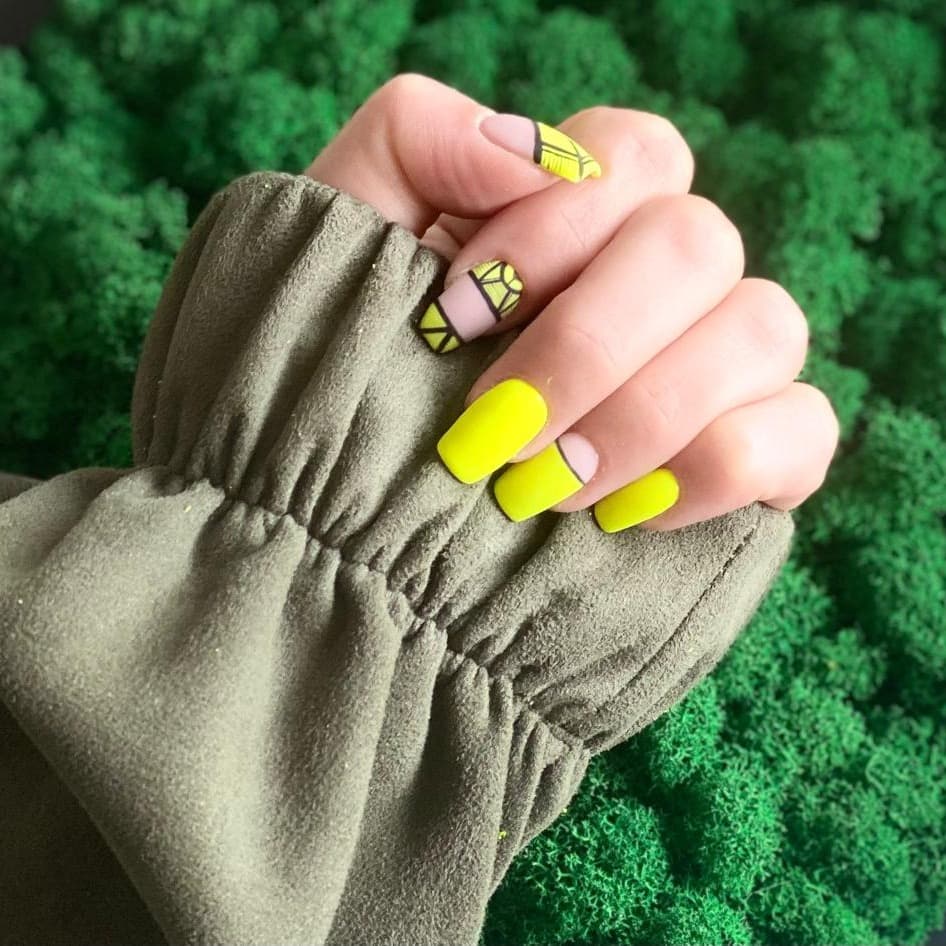 efekt przedłużania paznokci na żelu w salonie health and beauty kraków