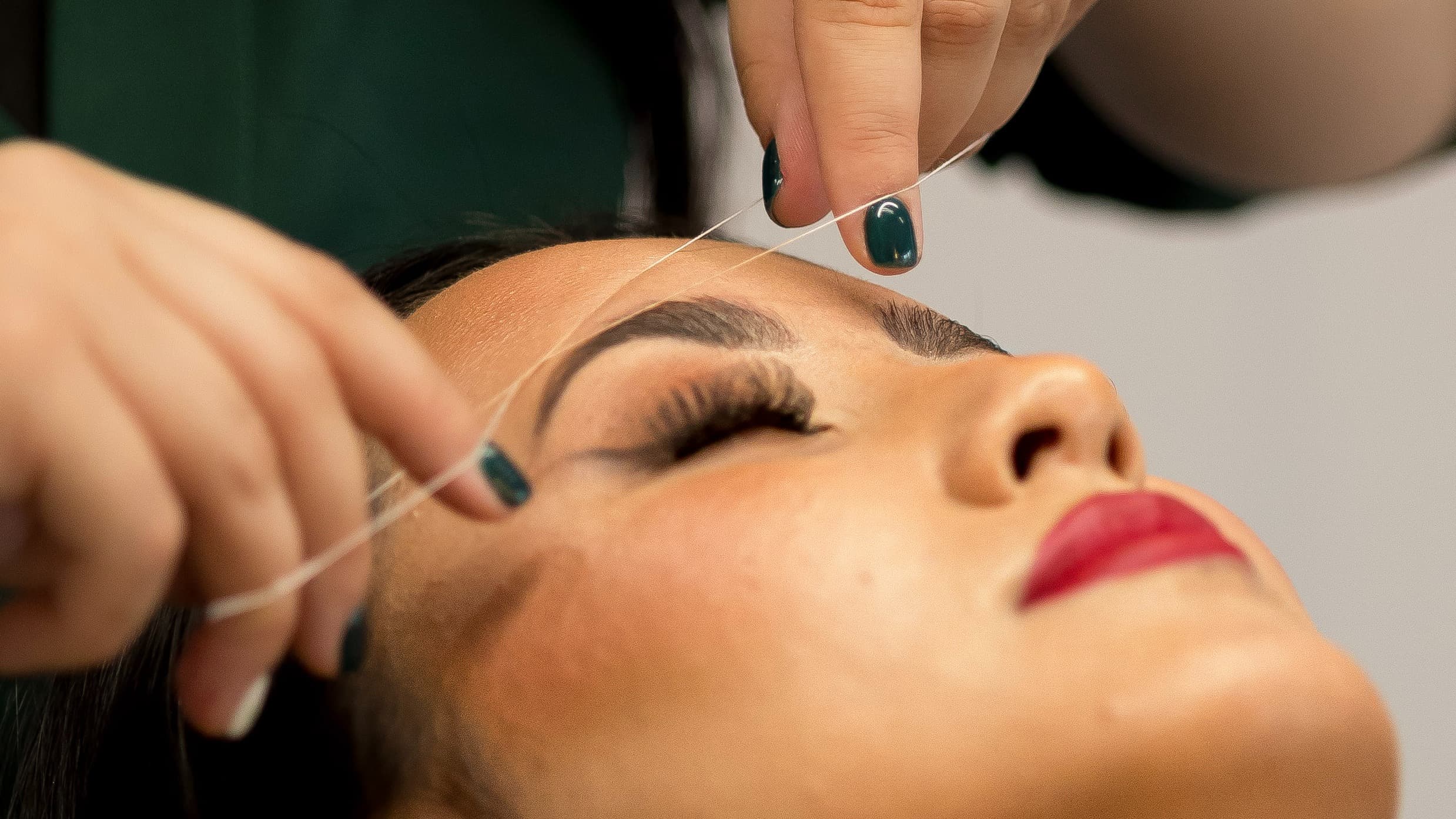 niktowanie twarzy w salonie piękności w Krakowie