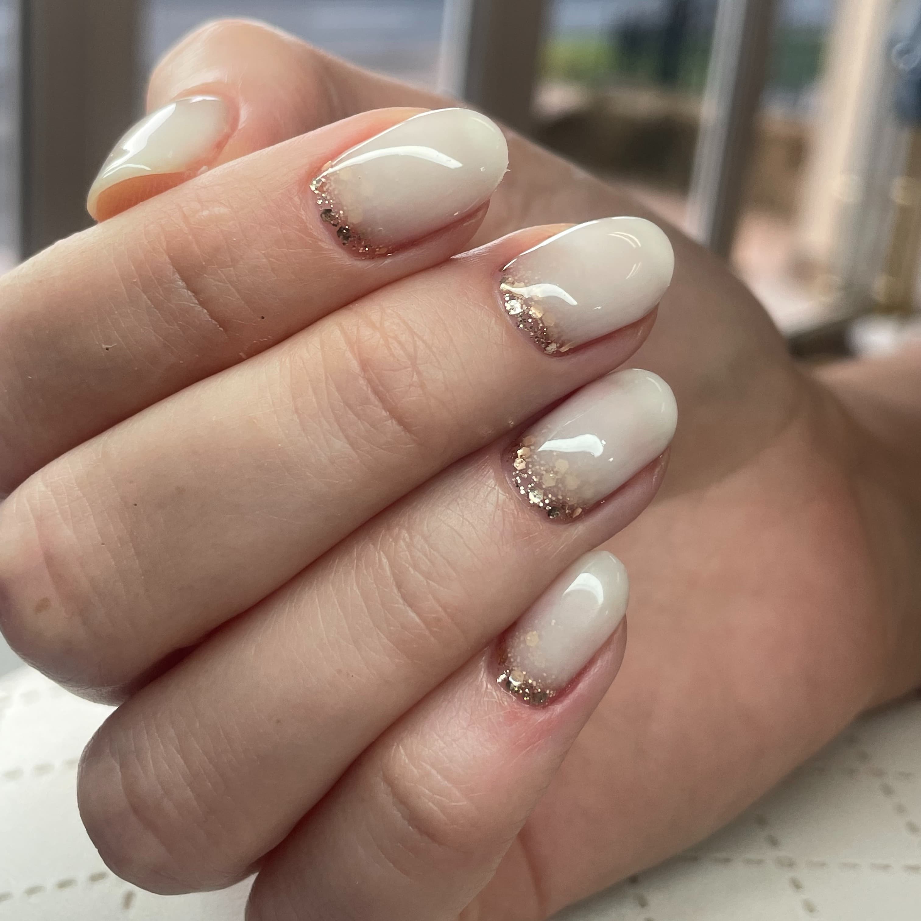 efekt zabiegu manicure hybrydowy bez zdobień