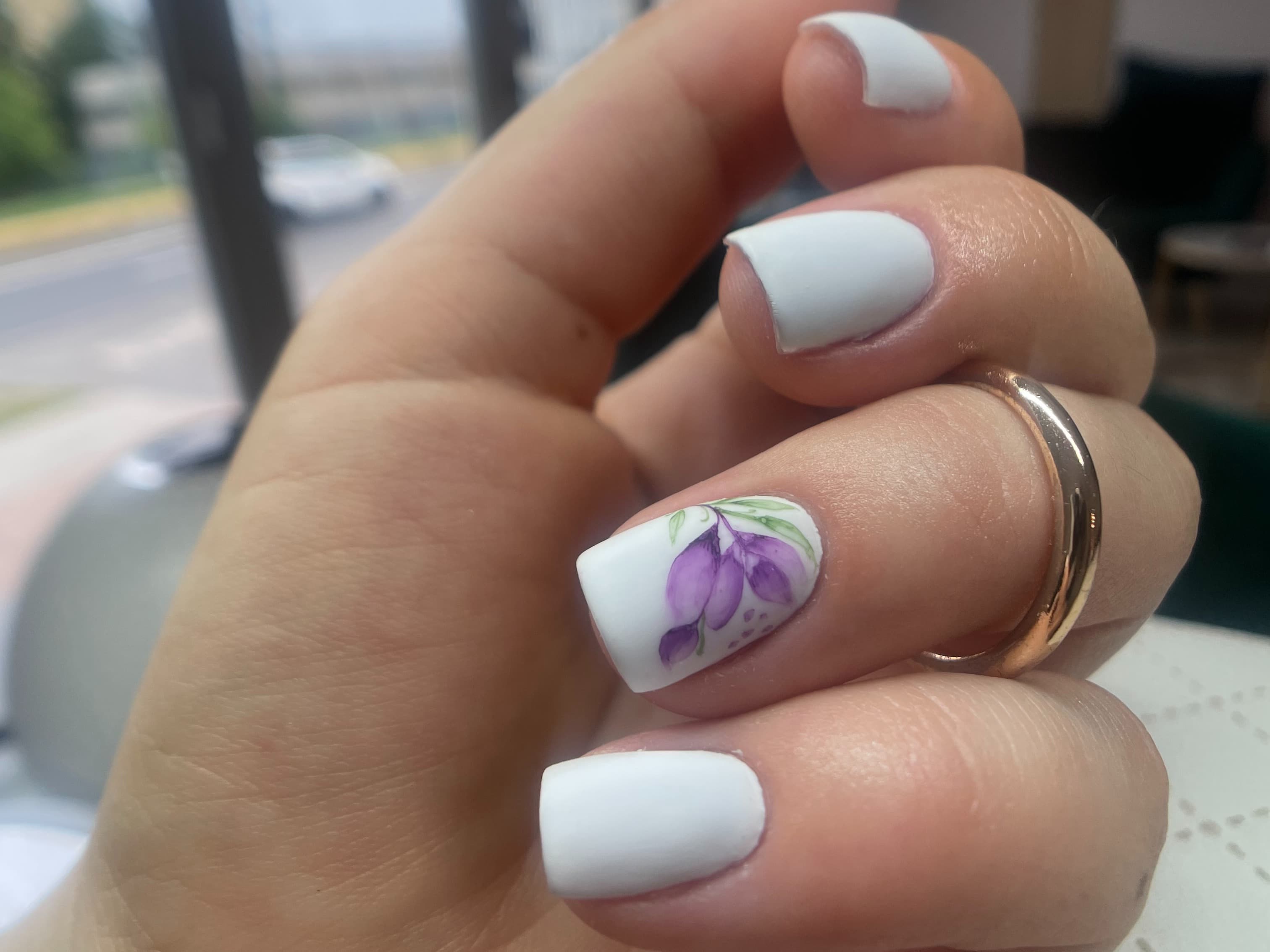 efekt manicure hybrydowego z akwarelą
