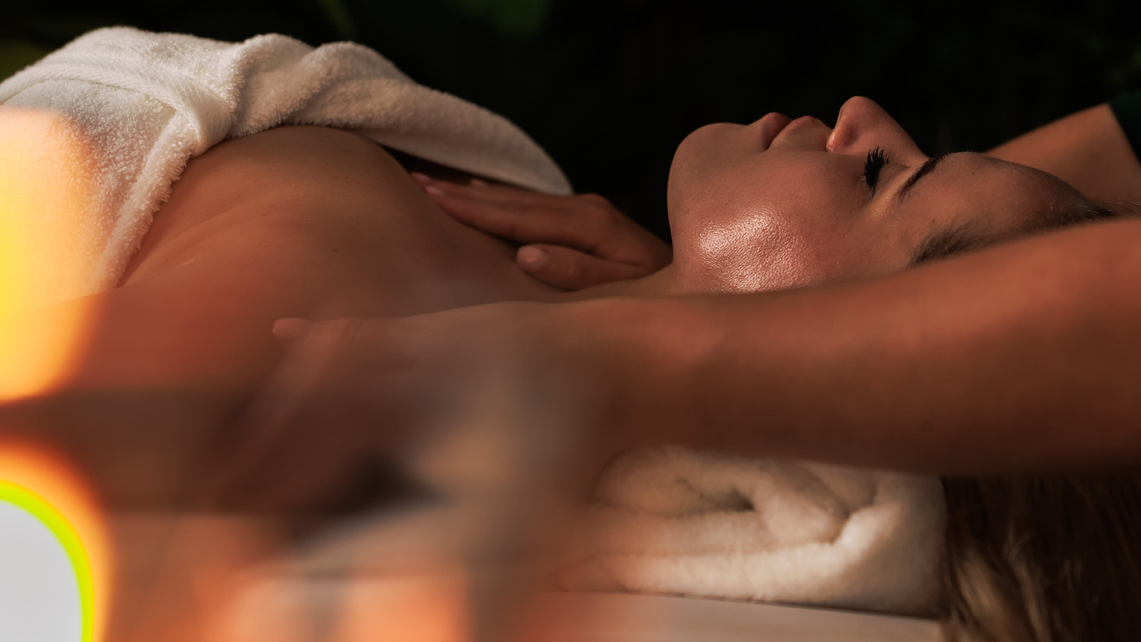 klasyczny masaż twarzy w salonie piękności health and beauty w Krakowie