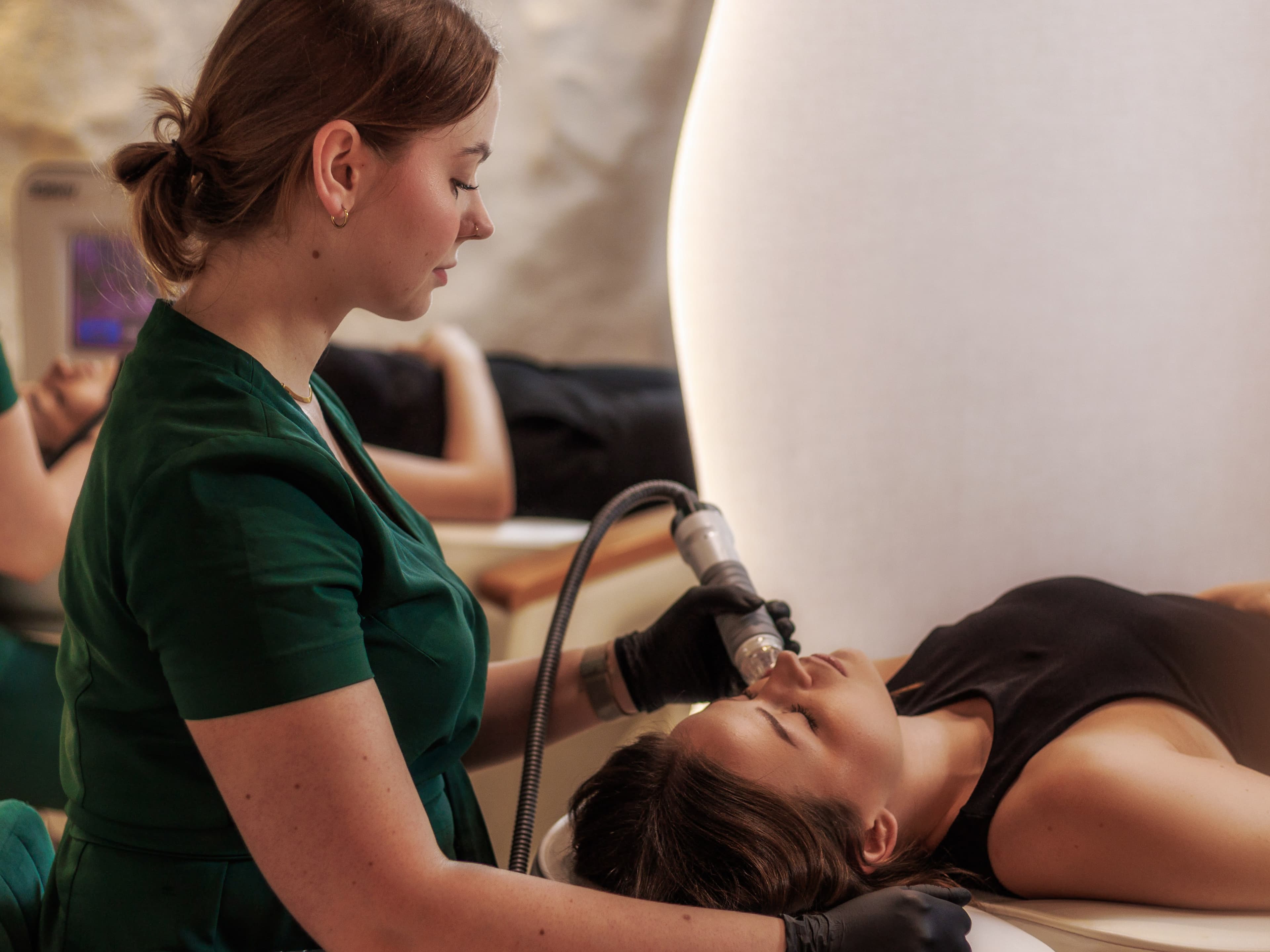 zabieg rf radiofrekwencja mikroiglowa w salonie piekności w krakowie.jpg