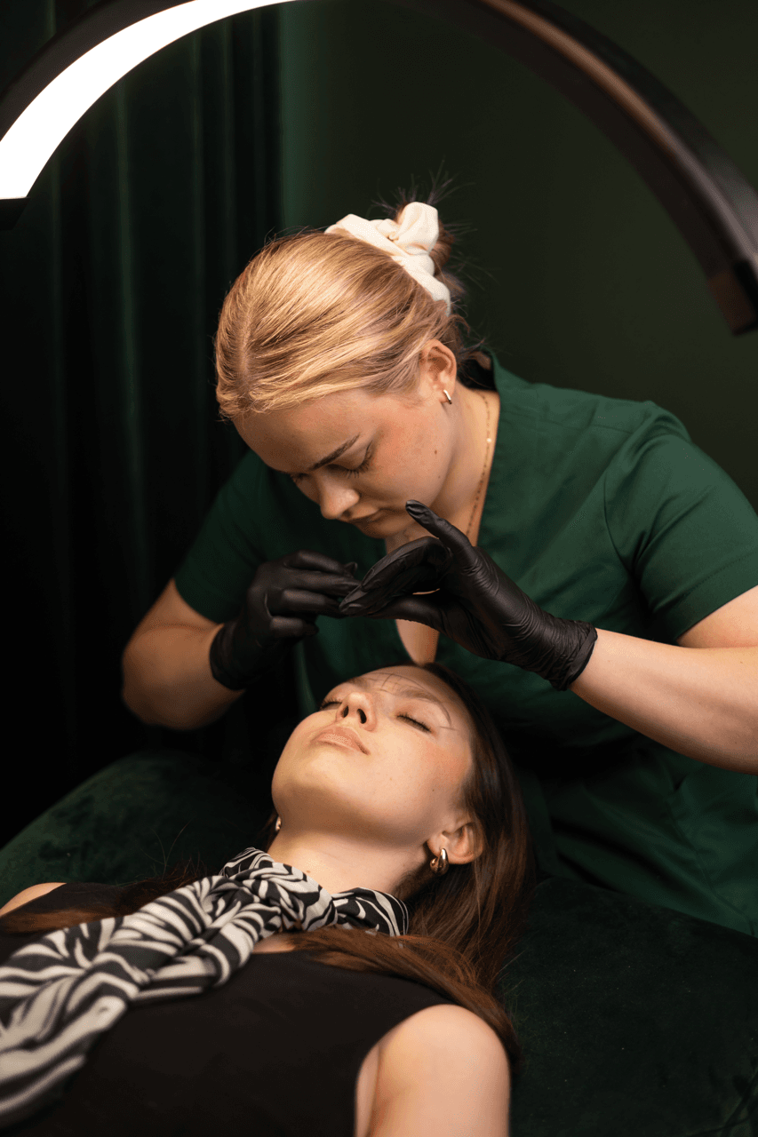 stylizacja brwi w krakowie