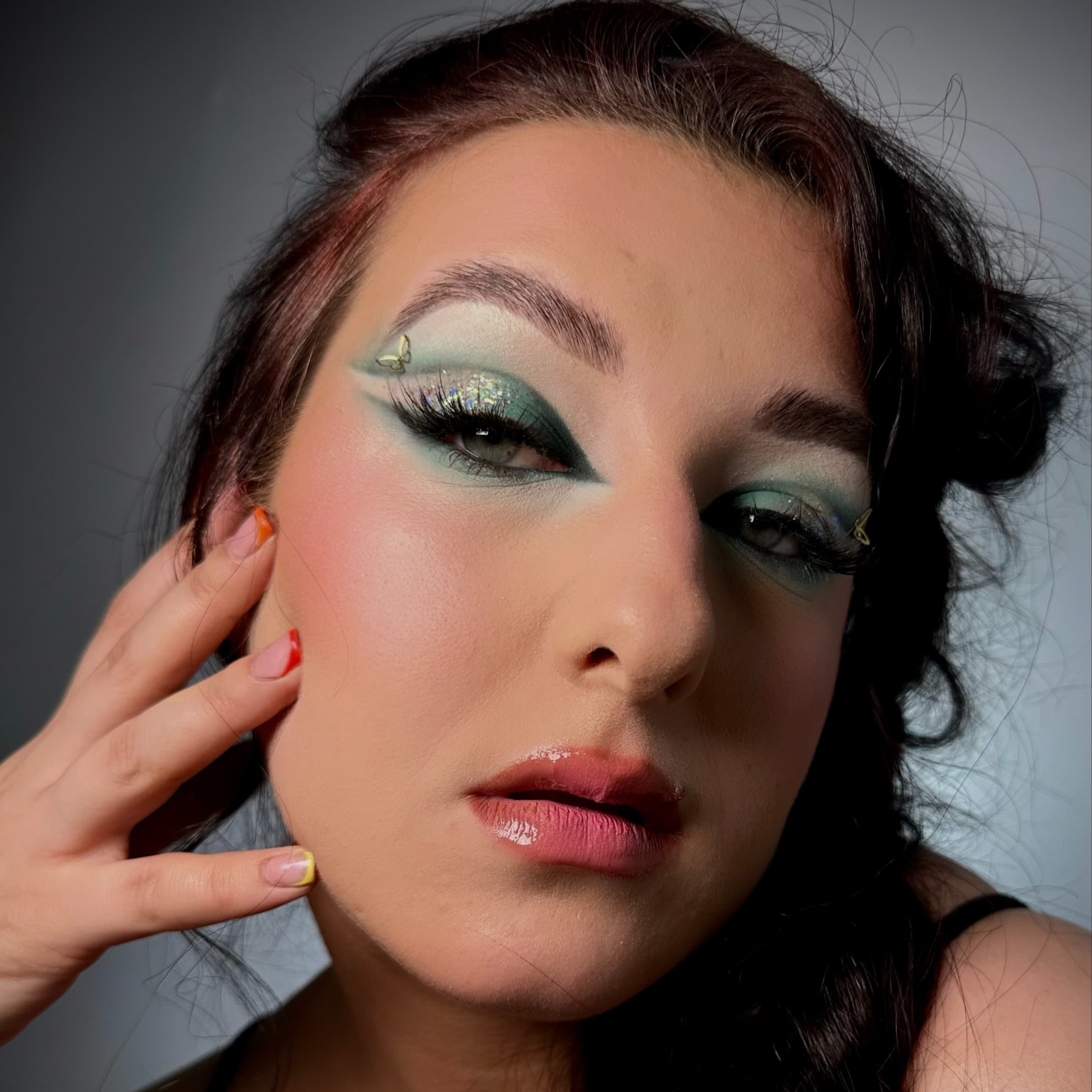 makijaż wieczorowy w Krakowie zielonkawy