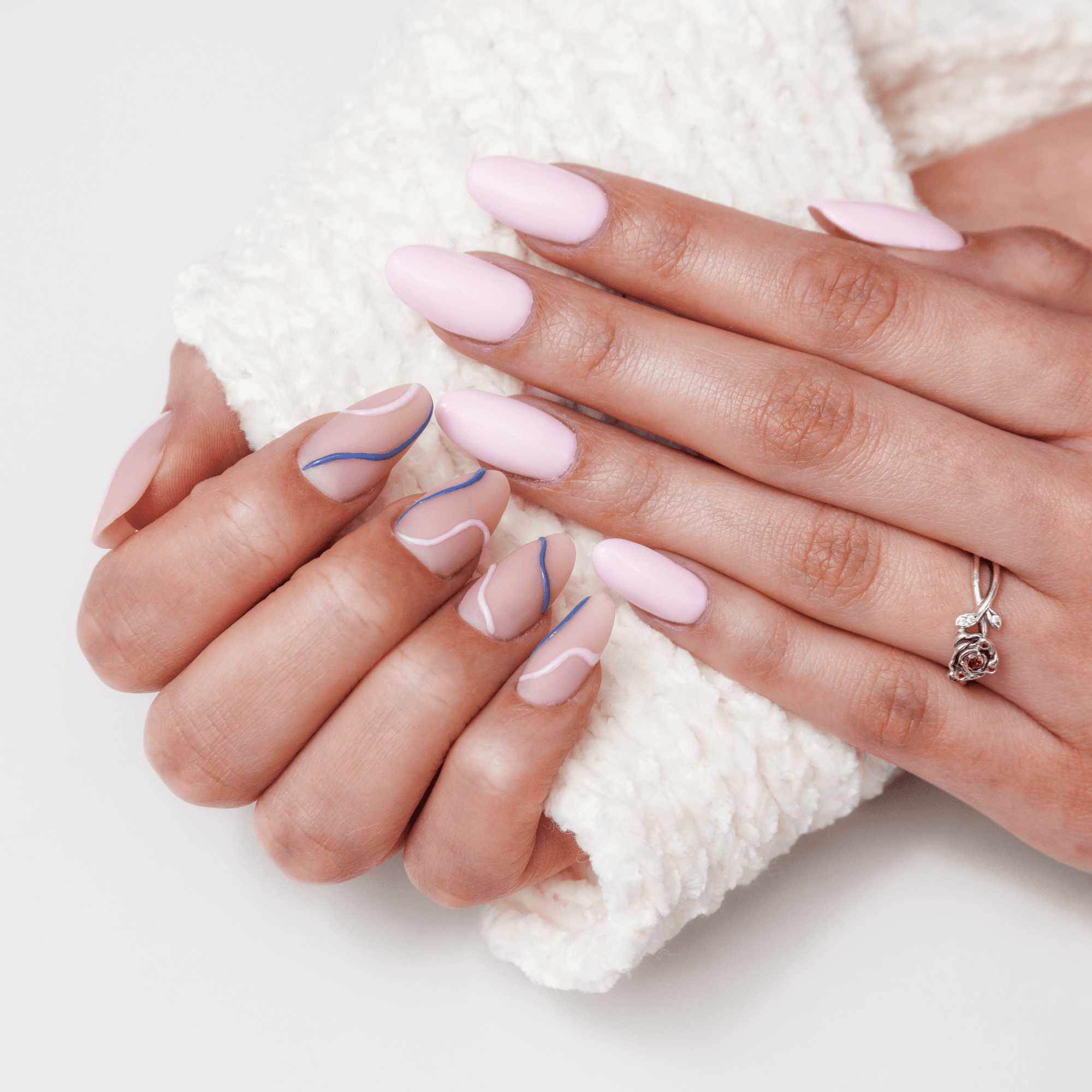 przedłużone paznokcie różowe